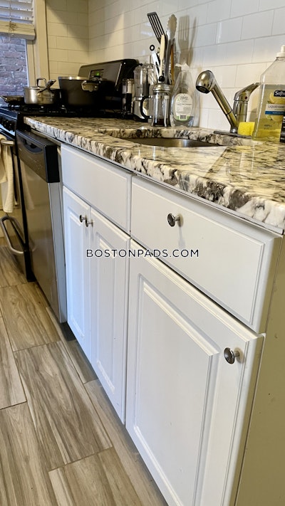 Mission Hill 3 Beds 1 Bath Boston - $3,900