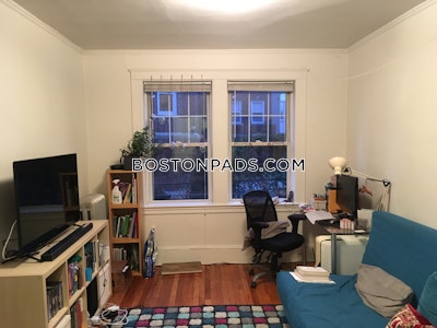 Somerville Renovated 1 Bed 1 bath available 4/1 on Summer St in Somerville!  Spring Hill - $2,250