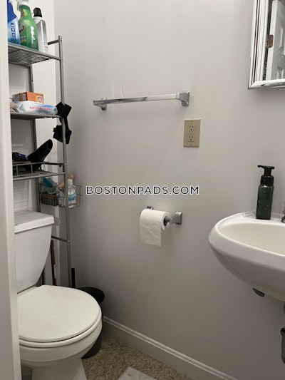 Brookline 0 Bed 1 Bath BROOKLINE- LONGWOOD AREA $1,895  Longwood Area - $1,895 No Fee