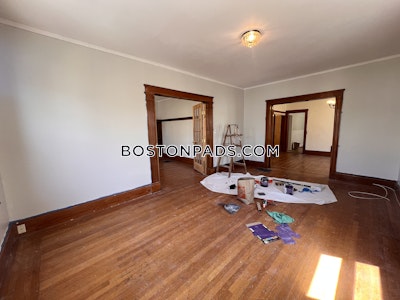 Somerville **Spacious 6-Bedroom Apartment available NOW on Westminster St in Somerville!!  Tufts - $7,000