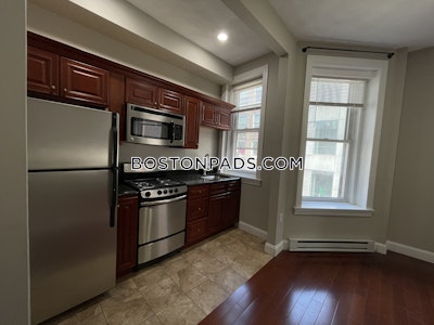 Back Bay Beautiful 1 Bed 1 Bath on Newbury St Boston - $2,800