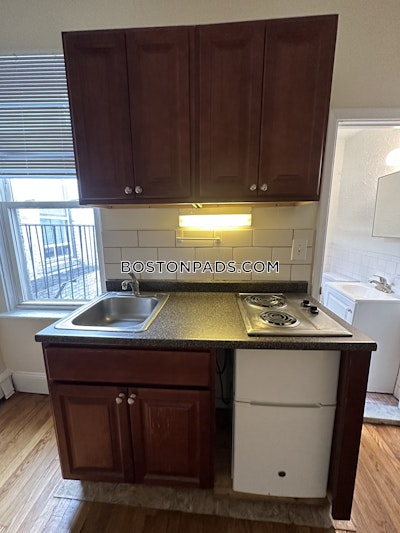 Mission Hill Studio, 1 Bath Unit Boston - $1,595 No Fee