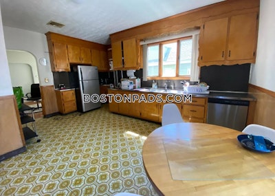 Somerville 5 Bed, 1.5 Bath Unit  Tufts - $6,500