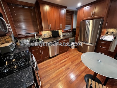 Mission Hill  Spacious 2 Bed 1 bath available NOW on Calumet St in Boston!  Boston - $3,150