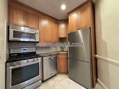 Allston/brighton Border 2 Bed 1 bath available NOW on Kelton St in Boston! Boston - $2,800 50% Fee