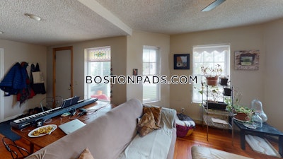 Medford 4 Beds 1 Bath  Tufts - $4,100