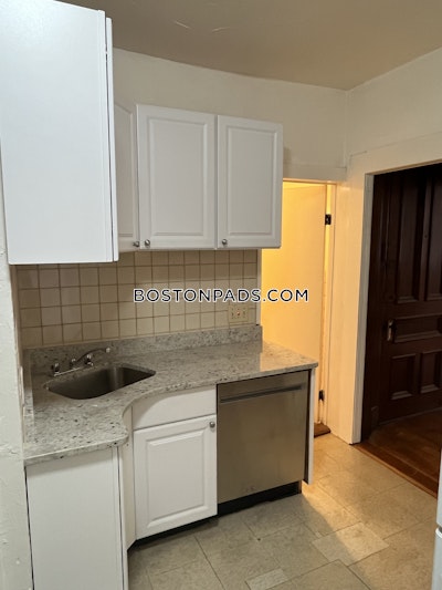 Allston Apartment for rent 3 Bedrooms 1 Bath Boston - $3,000